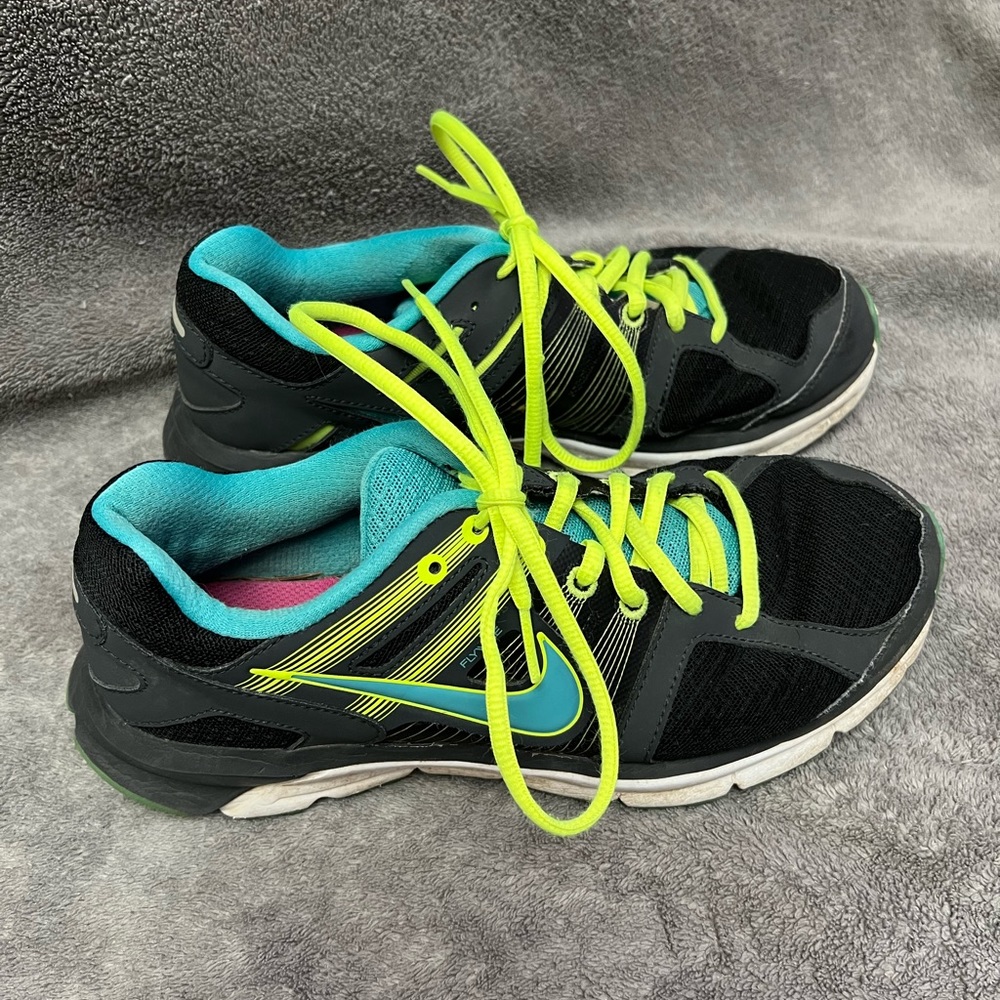 Women’s Nike Sneakers Size 8